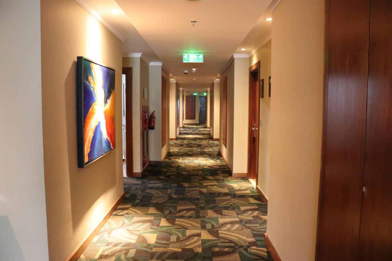 Sotis Hotel Kemang, Джакарта Екстериор снимка