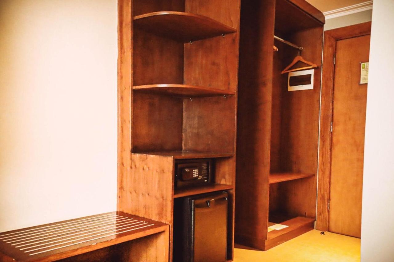 Sotis Hotel Kemang, Джакарта Екстериор снимка