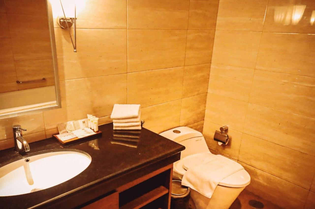 Sotis Hotel Kemang, Джакарта Екстериор снимка