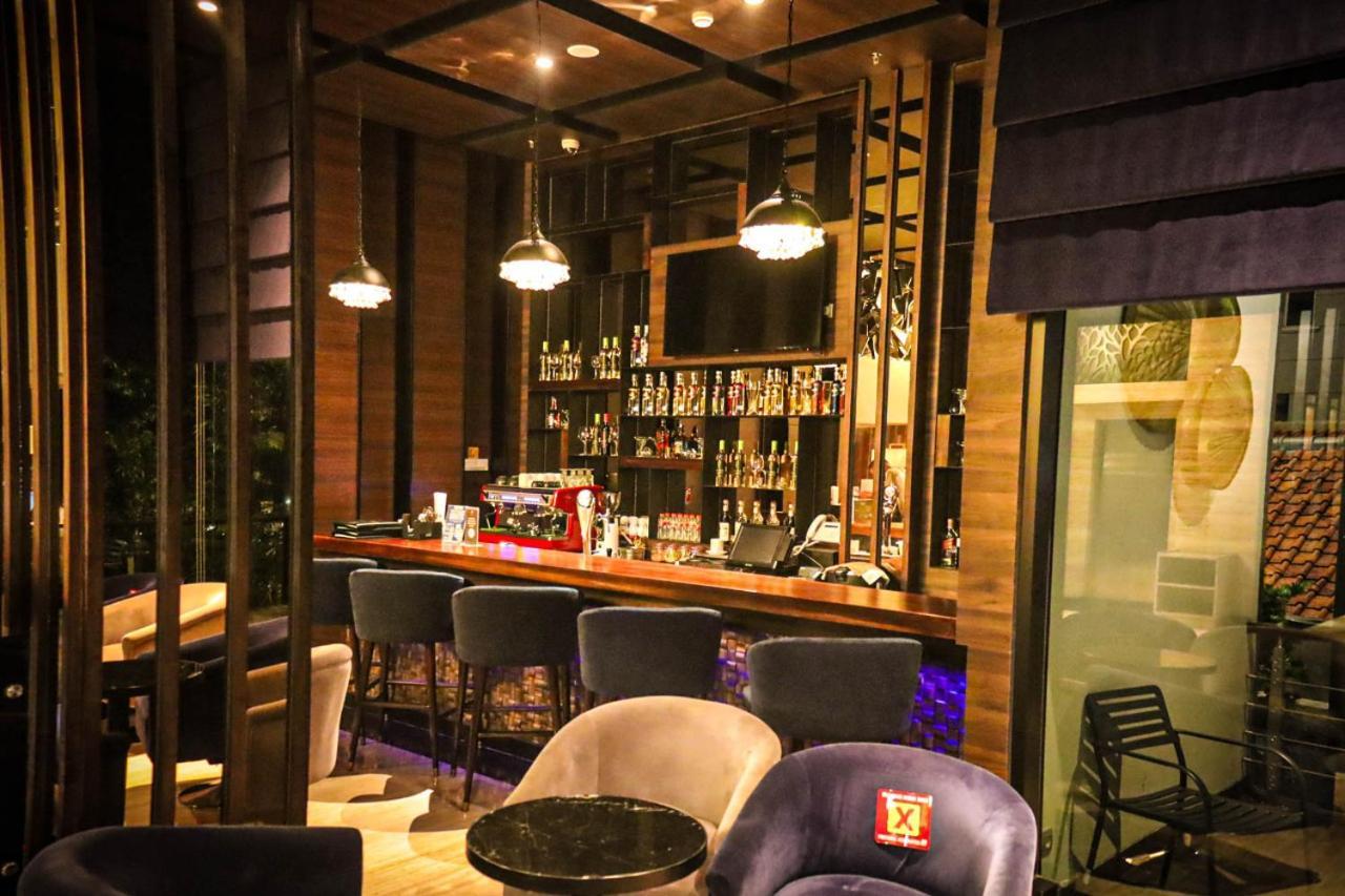 Sotis Hotel Kemang, Джакарта Екстериор снимка