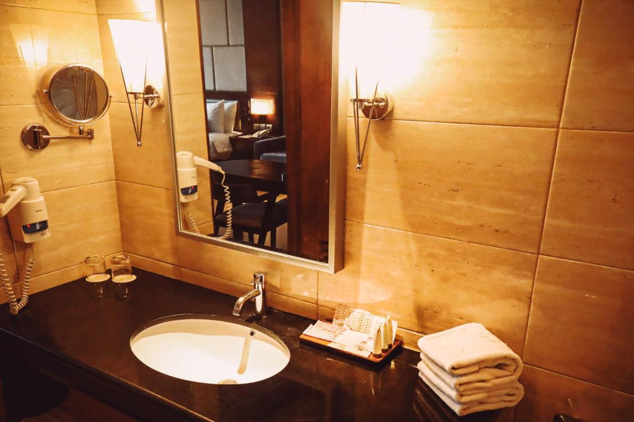 Sotis Hotel Kemang, Джакарта Екстериор снимка