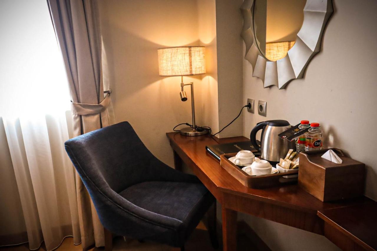 Sotis Hotel Kemang, Джакарта Екстериор снимка